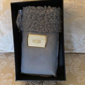 NEW UGG Vintage Gray Suede/Lamb Credit Card Holder